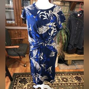 NWT LIZ CLAIBORNE SIZE XLARGE LEAF DESIGN KNOTTED IN FRONT CAP SLEEVE DRESS